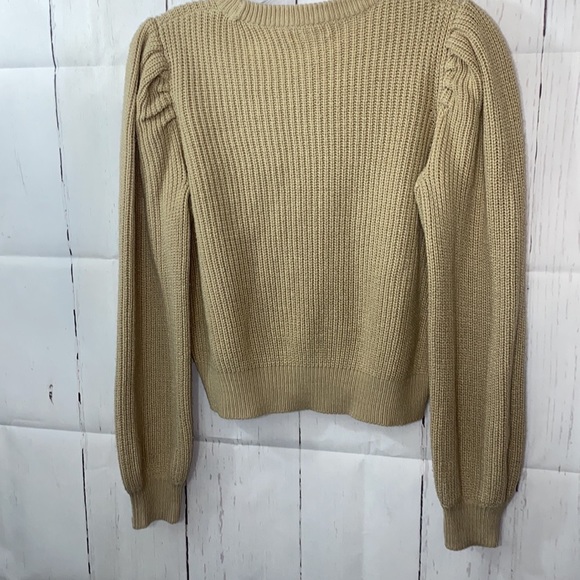 300. Revamped puffy shoulder sweater - Picture 3 of 3